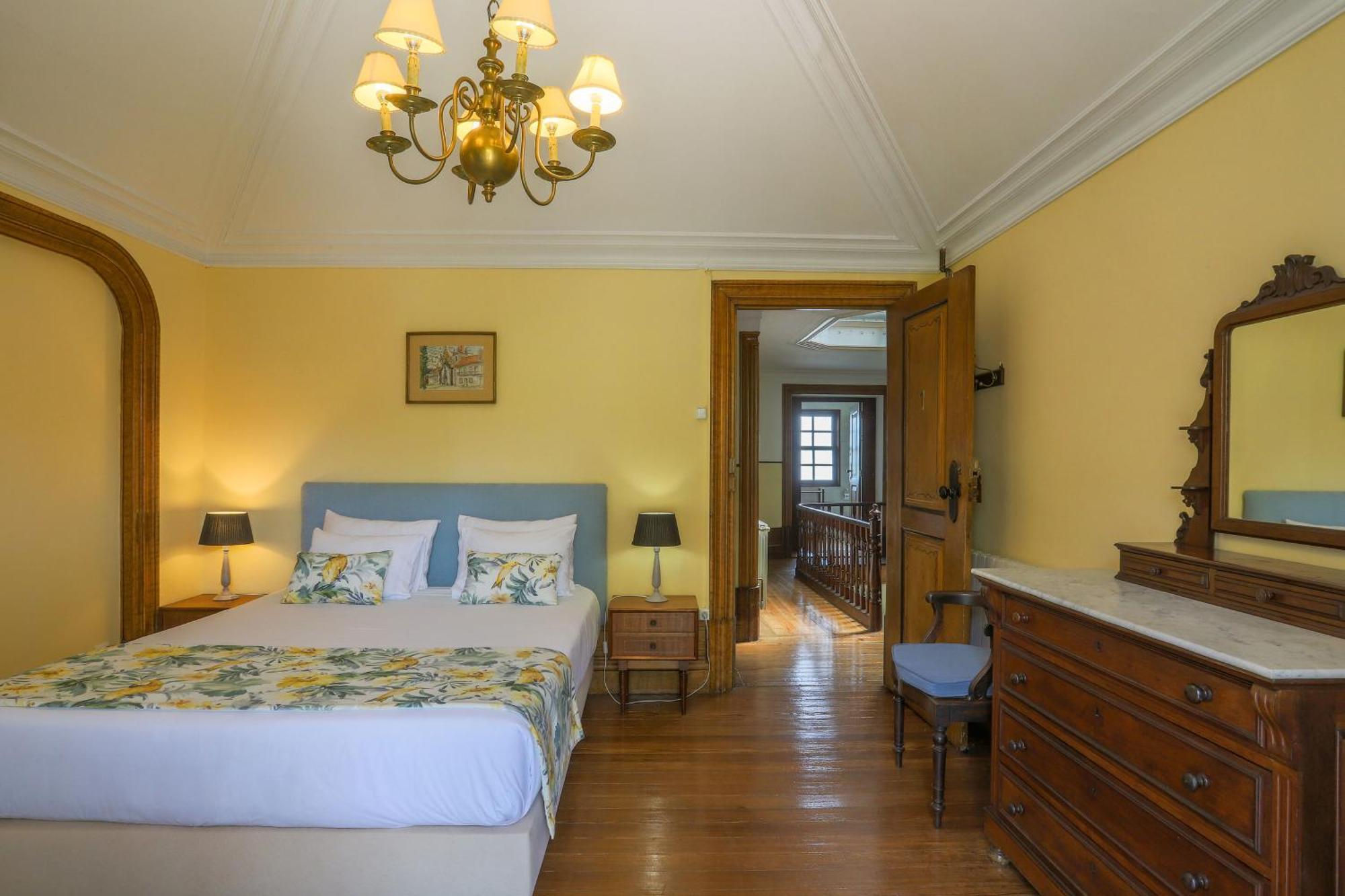 Outeiro Tuias - Manor House Hotel Marco de Canaveses Bilik gambar